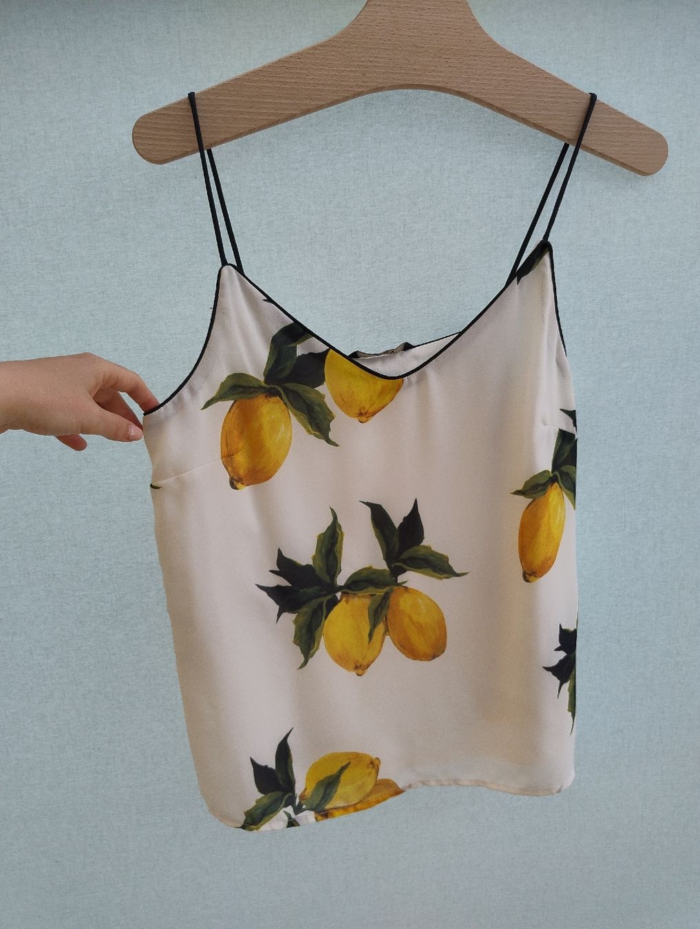 Only Tops: ONLY Träger-Top Zitronen-Muster,Grösse S – Gebraucht aus Kirchberg BE von lauraflu 1