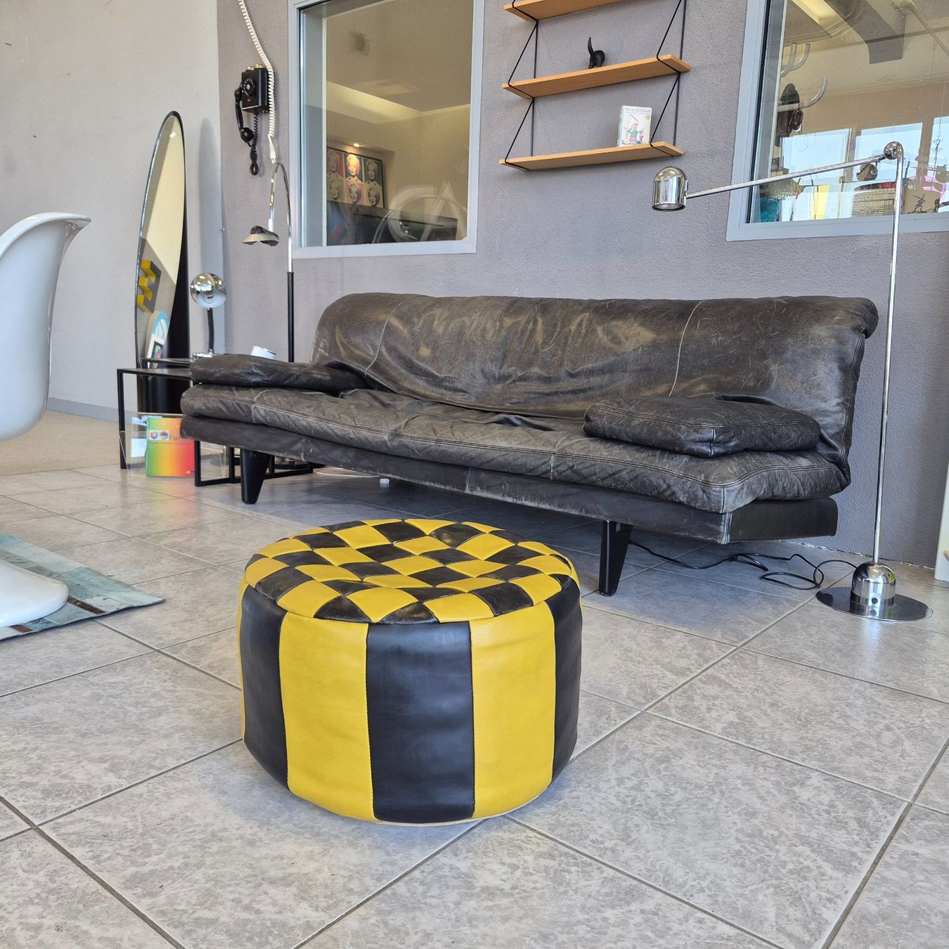 Sgabelli: Vintage Leder Pouf Höcker Hocker Polster - Höcker – Usato da Nottwil venduto da Wondewa-Shop 8