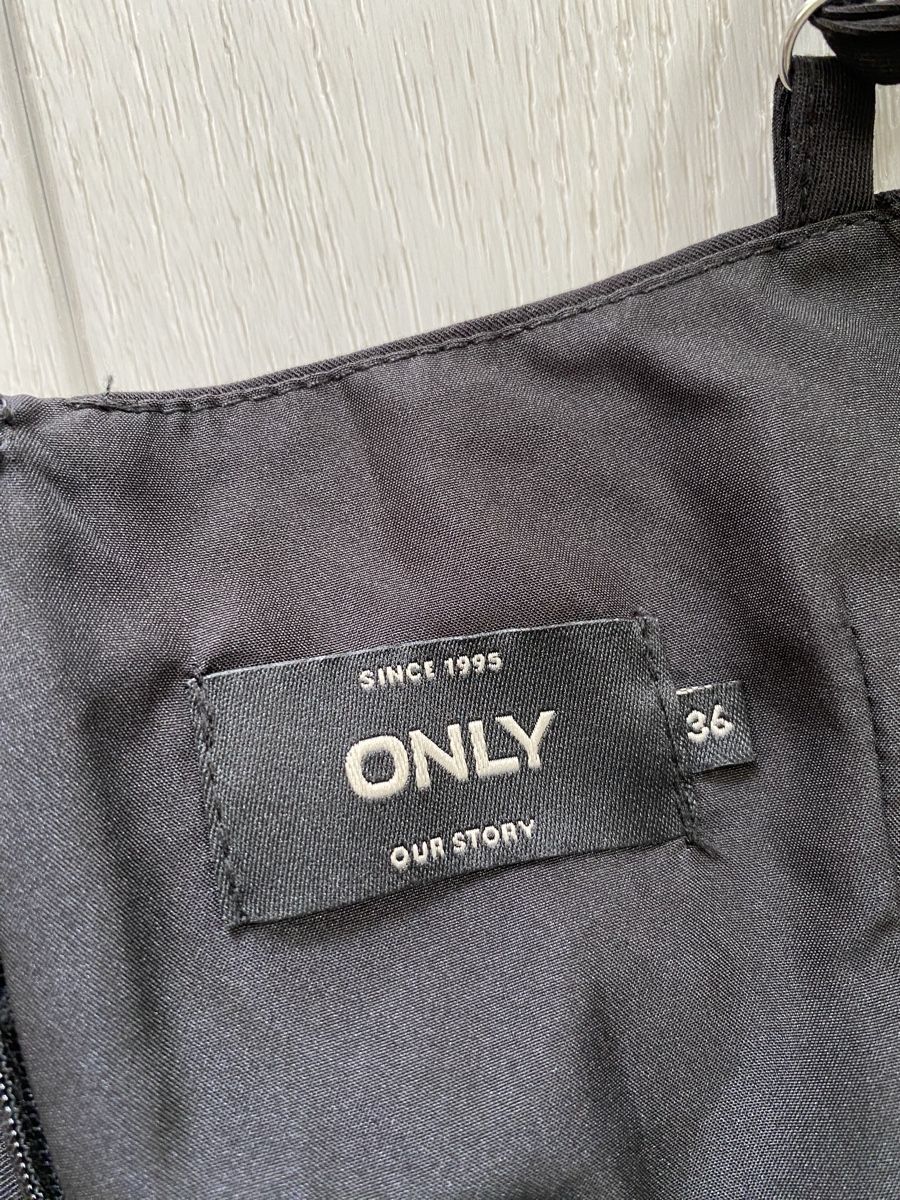 Only Jumpsuits: Only Jumpsuit, schwarz, Grösse 36 – D'occasion à Strengelbach par Bycy 4