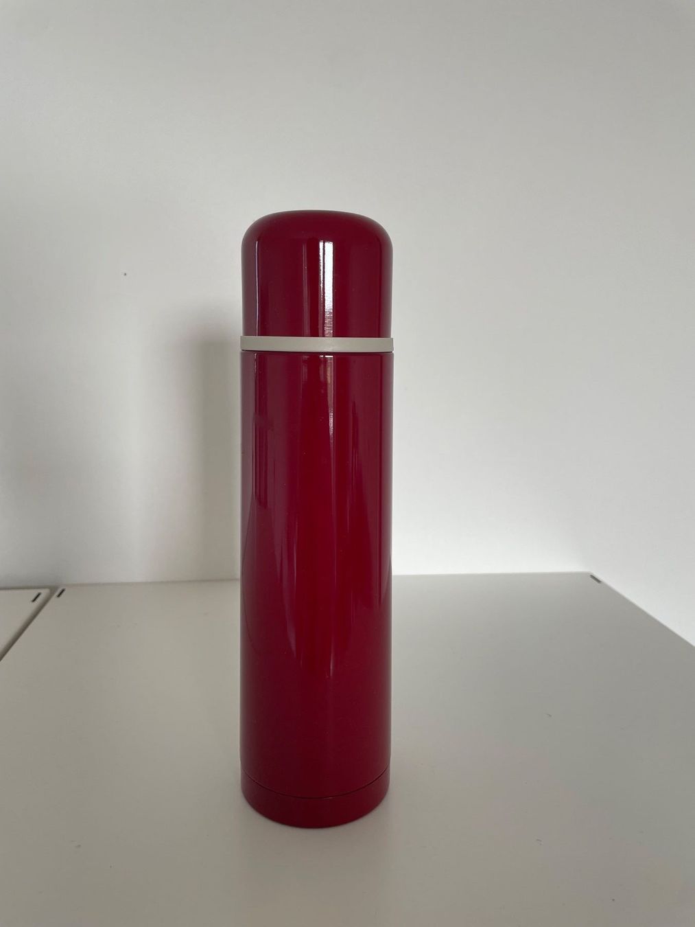 Ikea Teekannen: Rote Thermoskanne – Gebraucht aus Basel von schnudibu