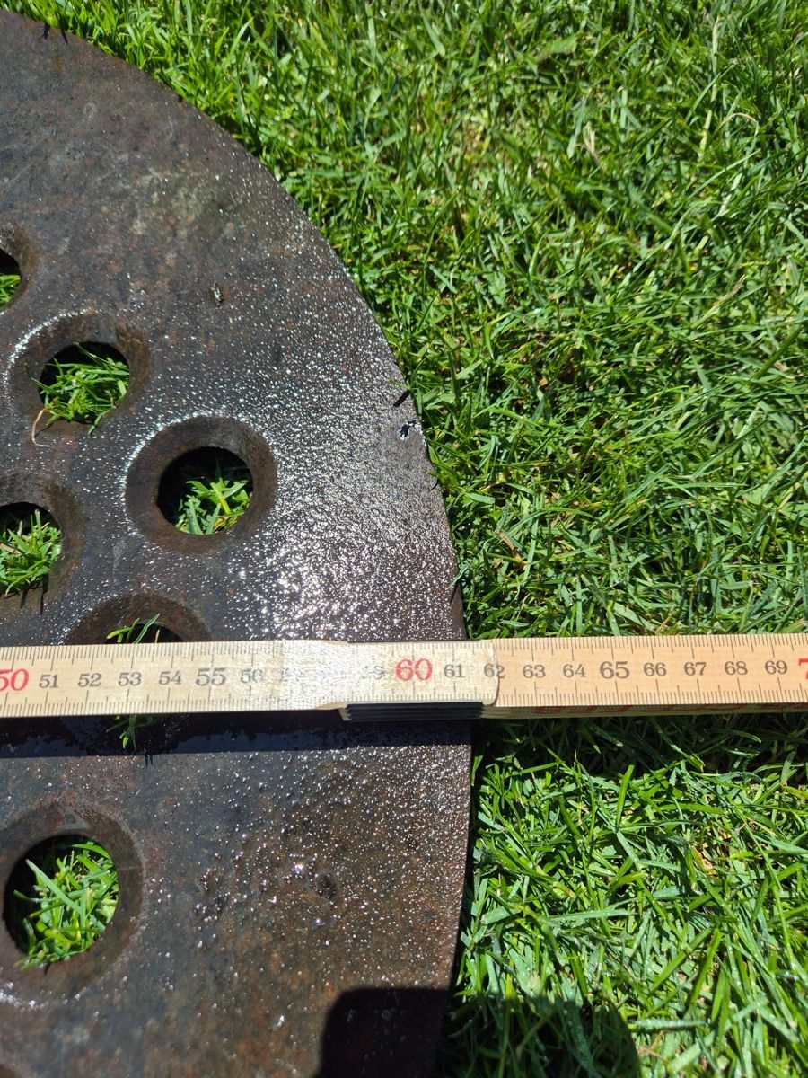 Griglie e Inferriate: Schachtdeckel Metall – Usato da Oberbütschel venduto da Buetschubach 2