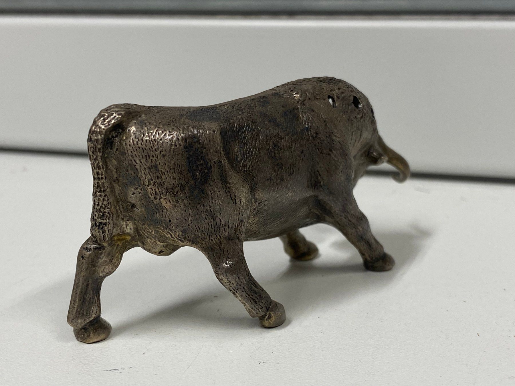 Statuette: Zahnstocherhalter Stier-Figur //i551 – Usato da Bern venduto da JMsoehne1987 3