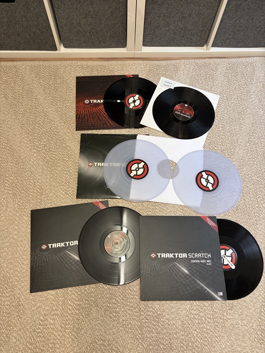 Dischi in vinile: Native Instruments Traktor Scratch Vinyl MK2 Set 6 Platten – Usato da Niederglatt ZH venduto da tra_8922