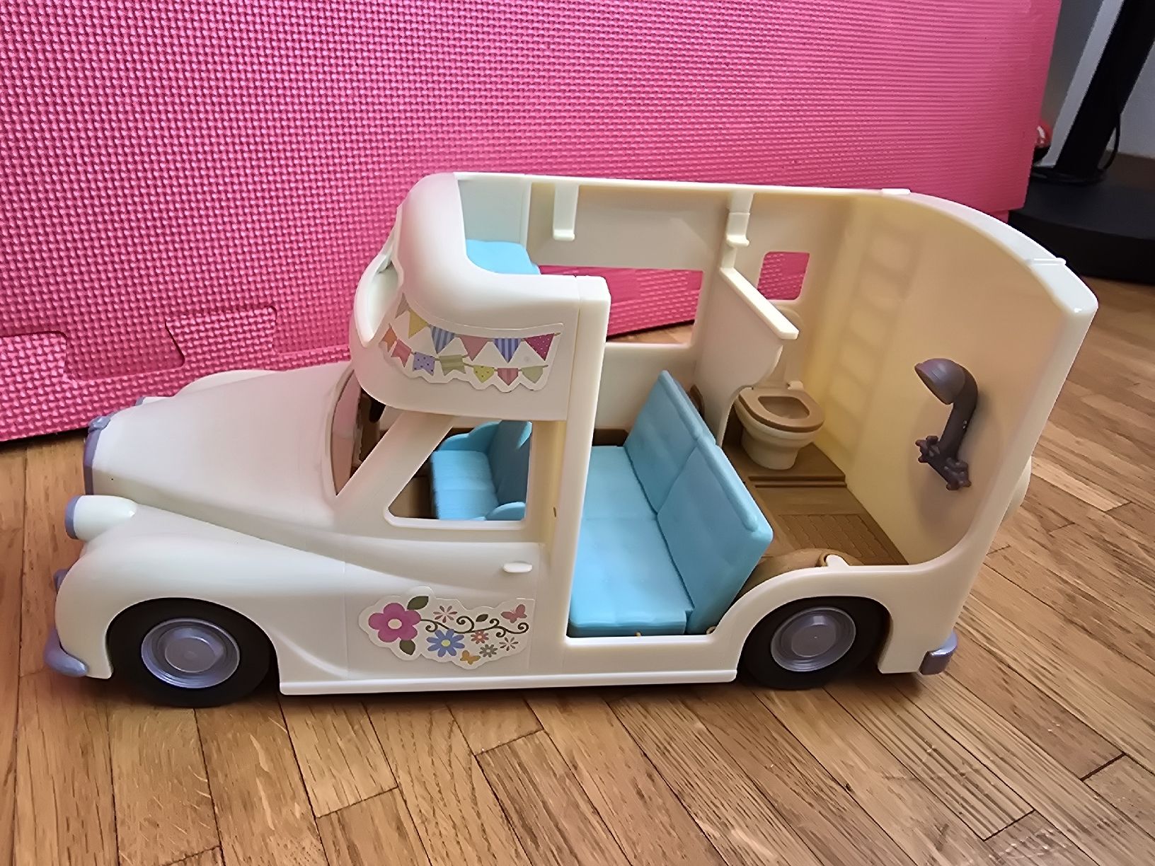 Sylvanian families Giocattoli: sylvanian families: camping car – Usato da Bulle venduto da jul_knn6
