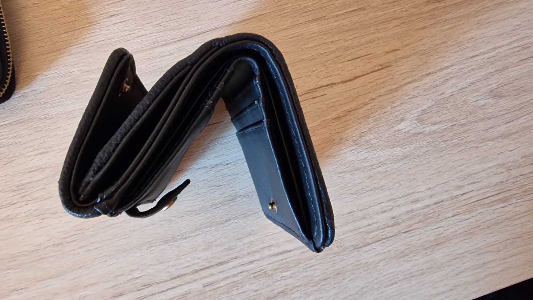 Guess Portamonete: Neue Guess Geldbörse schwarz – Nuovo (secondo la descrizione) da Eisten venduto da _saskiia_ 4