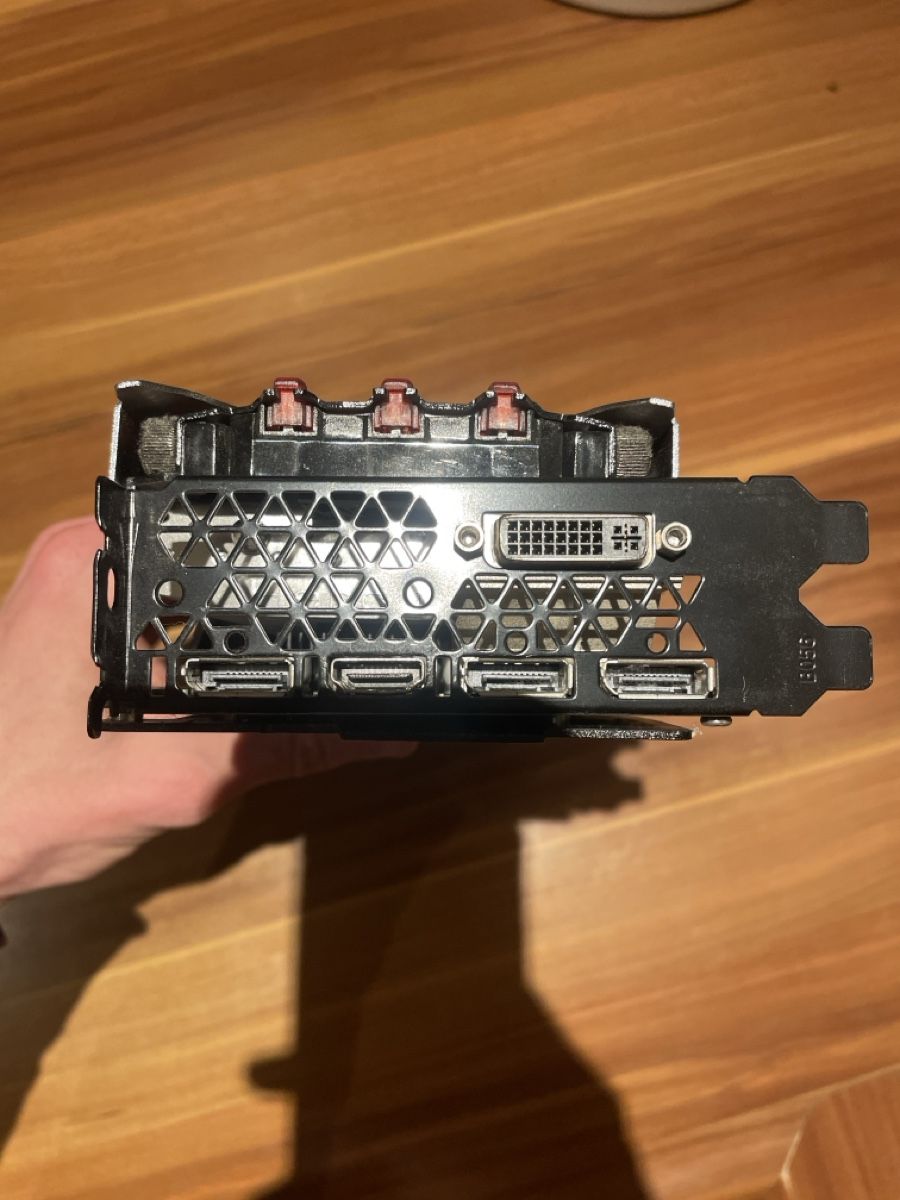 Schede grafiche: Graphics card  – Usato da Goldau venduto da Daaff94