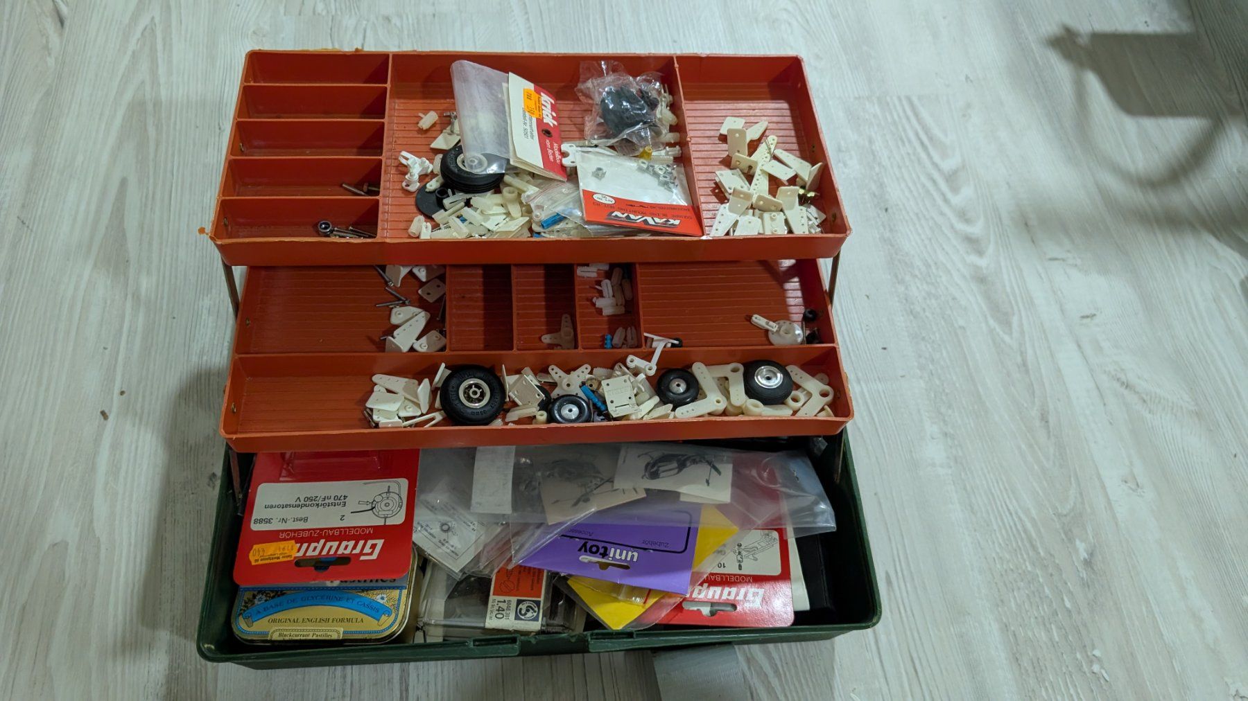 RC Kits de montage: Diverses RC Material – D'occasion à Rohrbach par Zidane6
