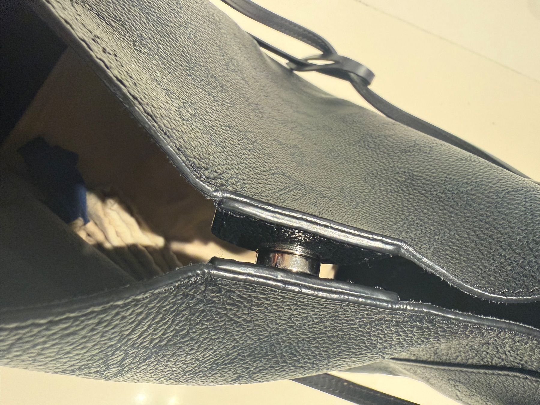 Louis Vuitton Borse da donna: LOUIS VUITTON Monogram Mahina Hina PM Satchel – Nuovo (secondo la descrizione) da Bäch SZ venduto da jfog 6