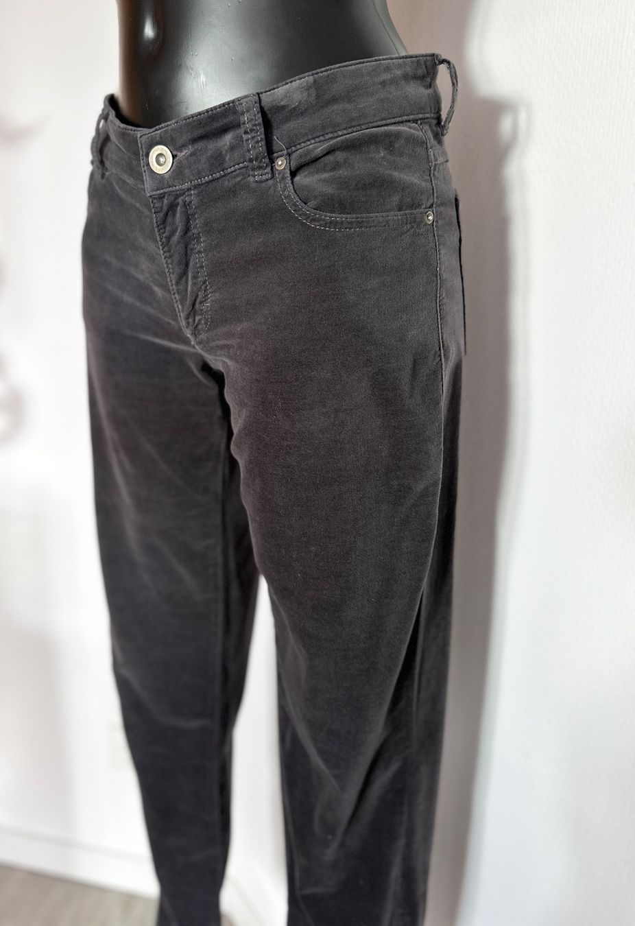 Marc O'Polo Hosen: Gr 34 Marc O'Polo Samthose TOP Hose Samt – Gebraucht aus Rickenbach b. Wil von sunneschii_ 5