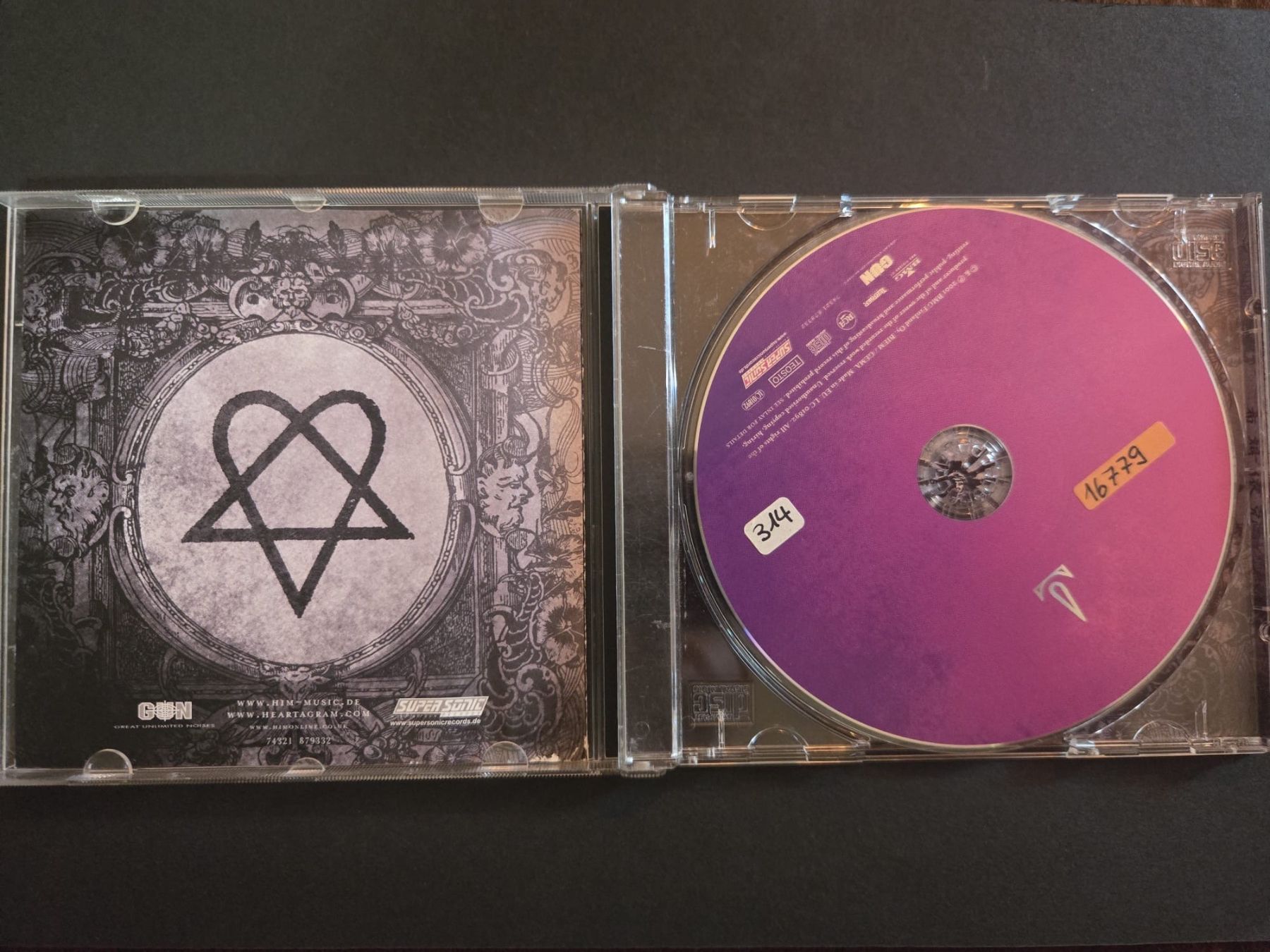 CDs: HIM Deep Shadows and Brilliant Highlights CD – Gebraucht aus Esslingen von MaximeNi 2