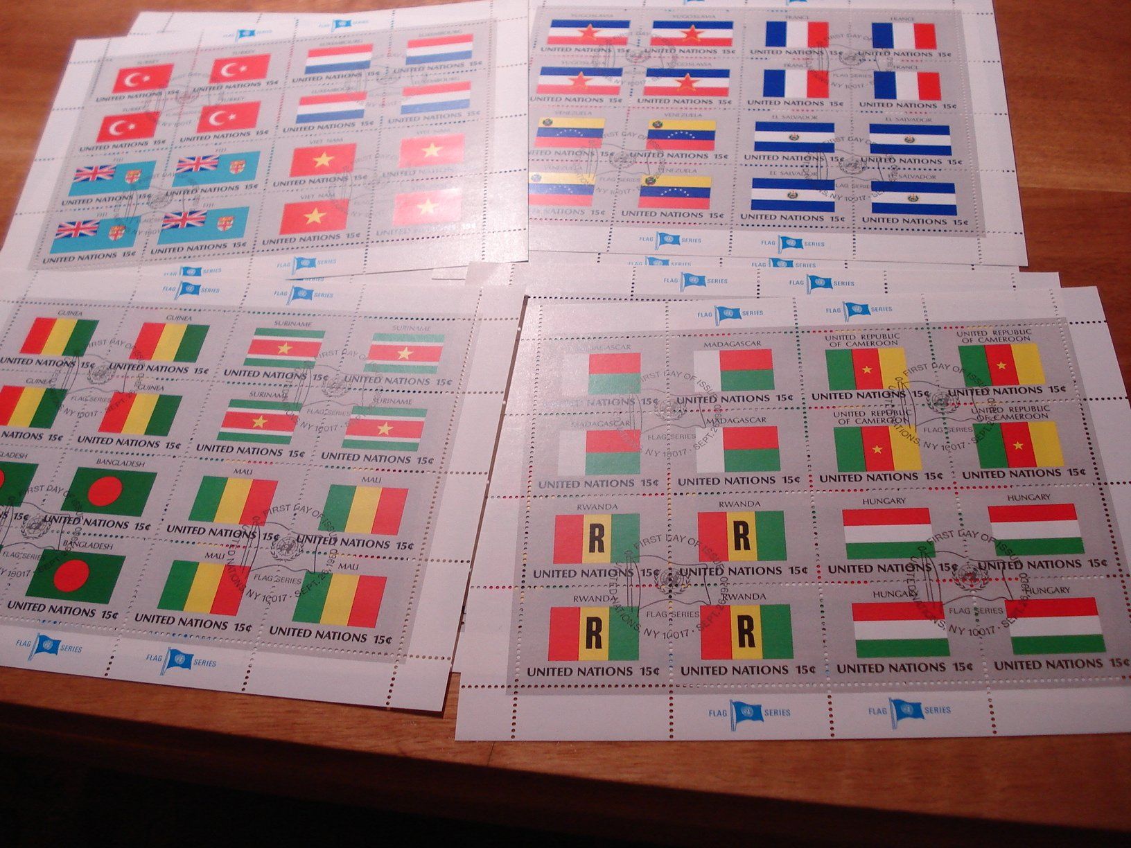 Tutti i francobolli: Bogensatz United Nations, New York** + o – Usato da Niederwil AG venduto da morostahu 2
