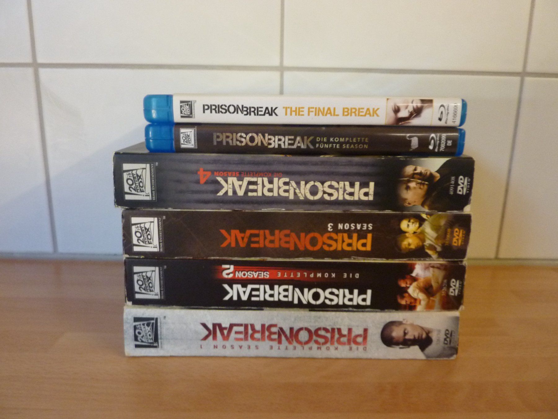 Tutti i DVDs: Prison Break Staffel 1-6 – Usato da Niederscherli venduto da Zahnd1 2