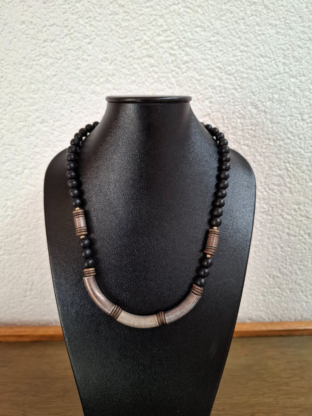 Catenine: Collier Ethnique - Perle et bois – Usato da Meinier venduto da Gattuso22 2