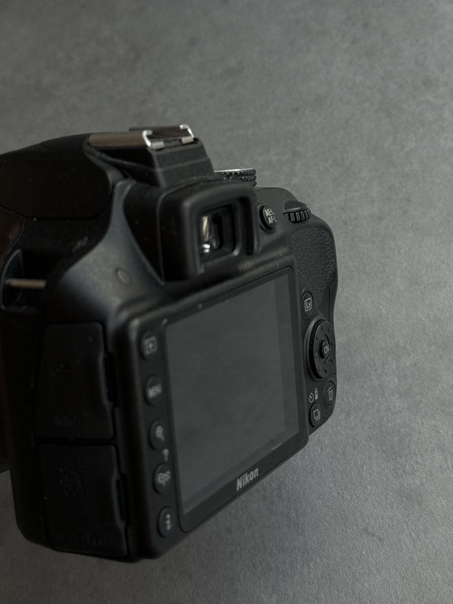 Nikon Fotocamera: Nikon D3300 / Objektiv 18-105 – Nuovo (secondo la descrizione) da Zürich venduto da alt_wf62 2