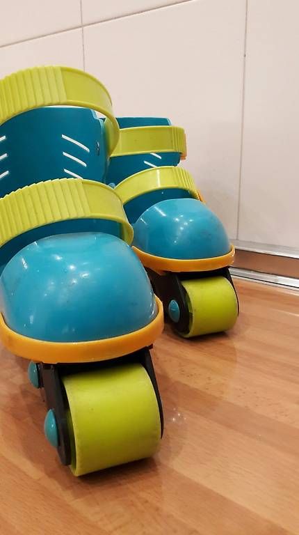 Pattini in linea & Pattini a rotelle: Rollschuhe individuell anpassbar – Usato da Zürich venduto da Mari123 2