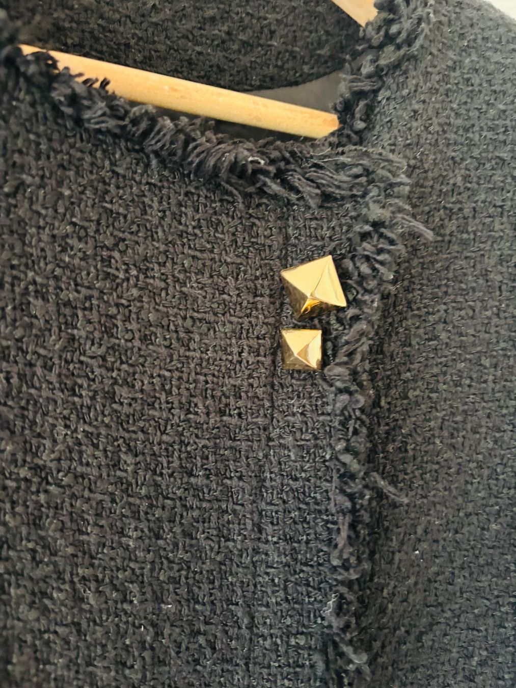 Mango Jacken: MNG Bouclé-Jacke schwarz – Gebraucht aus St. Moritz von LadinaJ 2