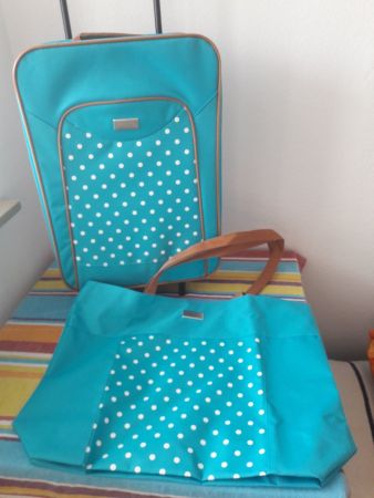 Reisekoffer mit Handtasche