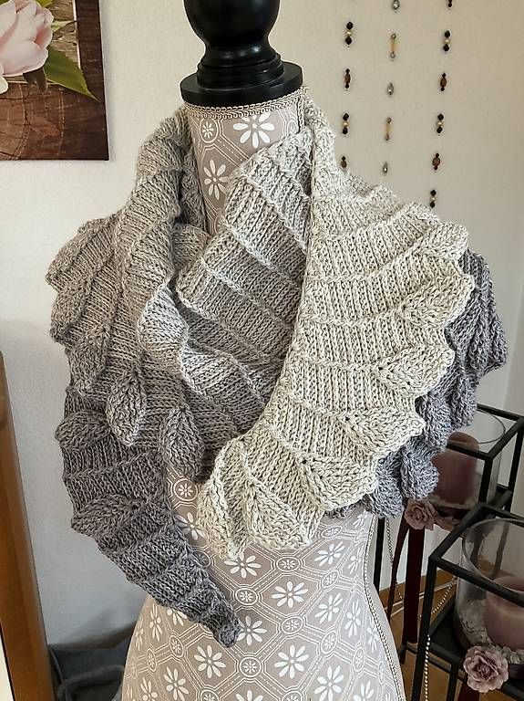 Foulard & Sciarpe: Schal / Tuch Leaves Swirl – Nuovo (secondo la descrizione) da Neuhausen venduto da Mandala65 1