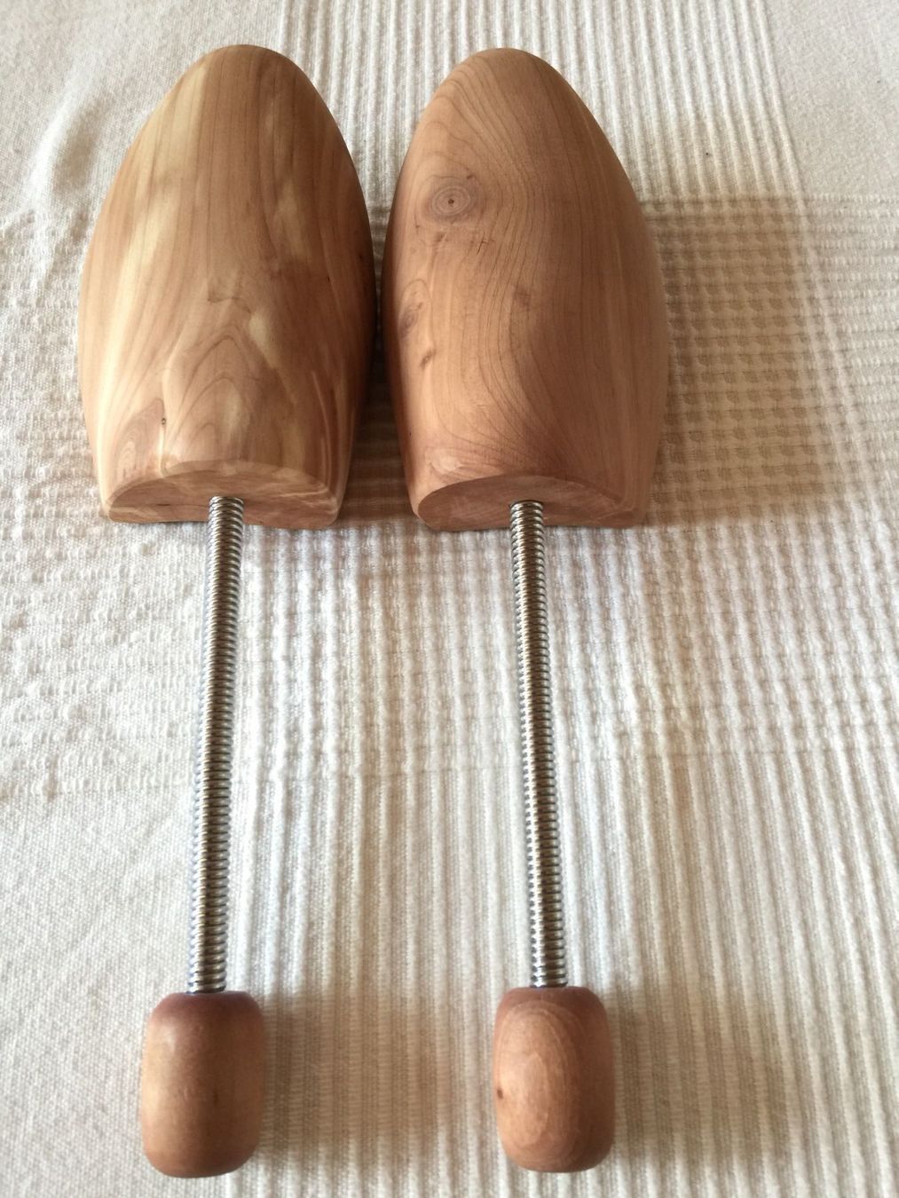 Articoli in legno: 4 Paar Zedern Holzschuhspanner Nico 42-43 – Nuovo (secondo la descrizione) da Schwändi b. Schwanden venduto da Akuritas907 4
