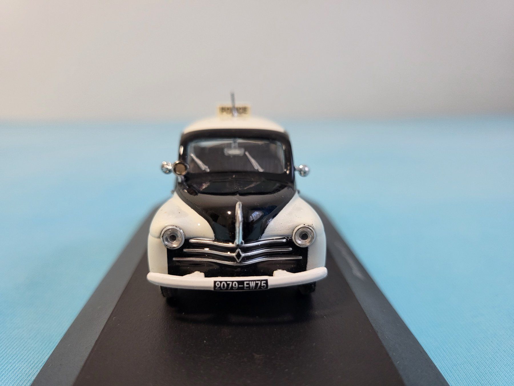 Renault Modellautos: Renault 4CV, Police – Neu (gemäss Beschreibung) aus Glattbrugg von PhilKrill 3