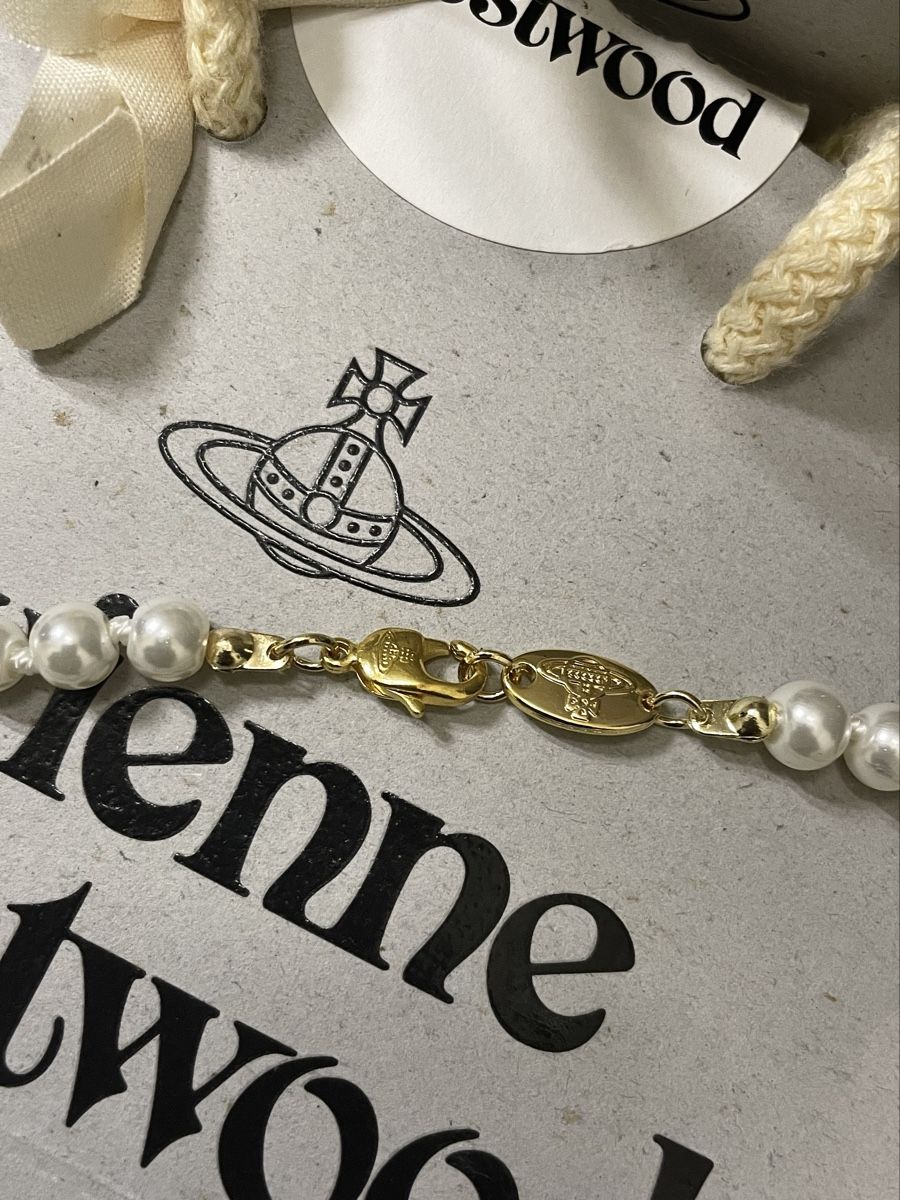 Colliers: Vivienne Westwood chocker  – Neuf avec emballage d'origine à Balerna par jay_9qzs 1