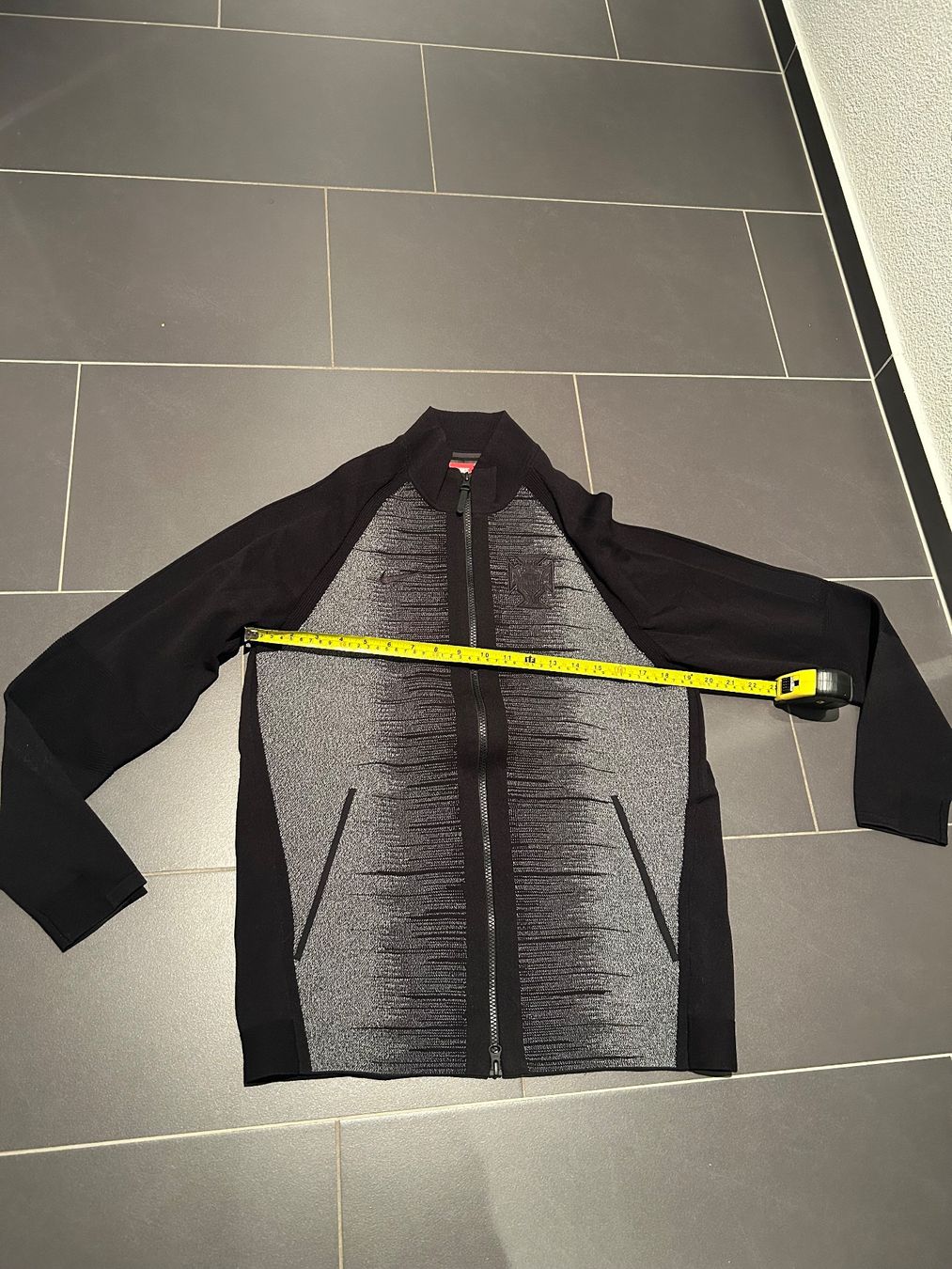 Nike Giacche: Nike Portugal – Nuovo (secondo la descrizione) da Schlieren venduto da Leavio