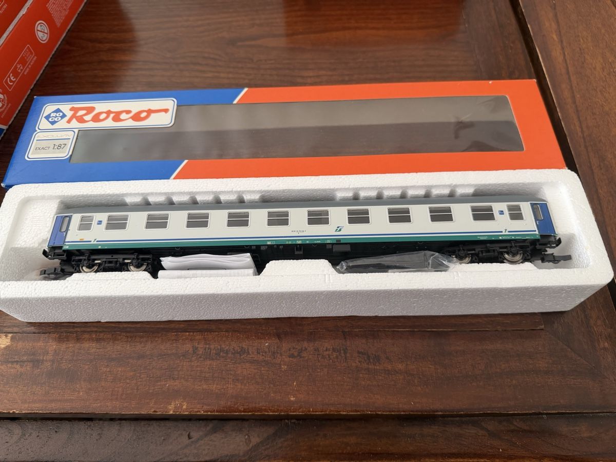 Roco Modelleisenbahnen: Roco art. 45040 UIC X FS XMPR – Gebraucht aus Grand-Lancy von conteadriano