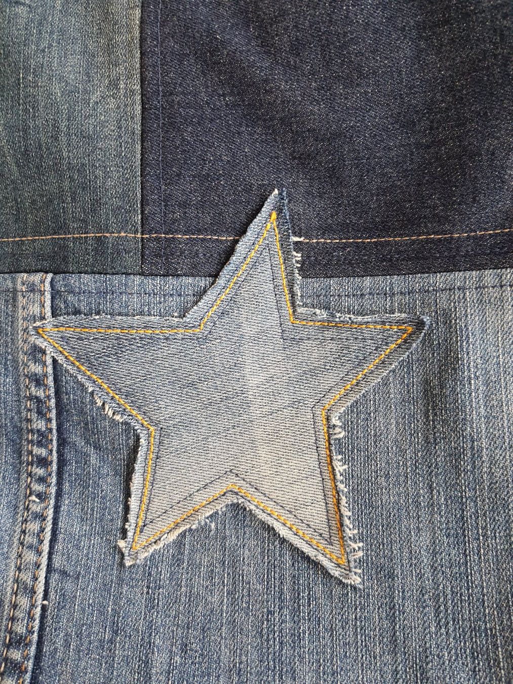 Borse: Einzigartige Jeans-Patchworktasche Marvel Handgenäht – Nuovo e nell'imballaggio originale da Widnau venduto da Marakumba 6