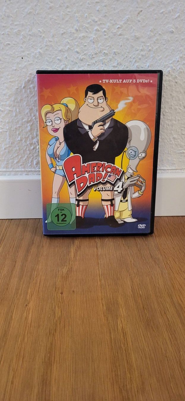 Tutti i DVDs: DVD - American Dad Volume 4 – Usato da Münsingen venduto da DigitaleSpielecke