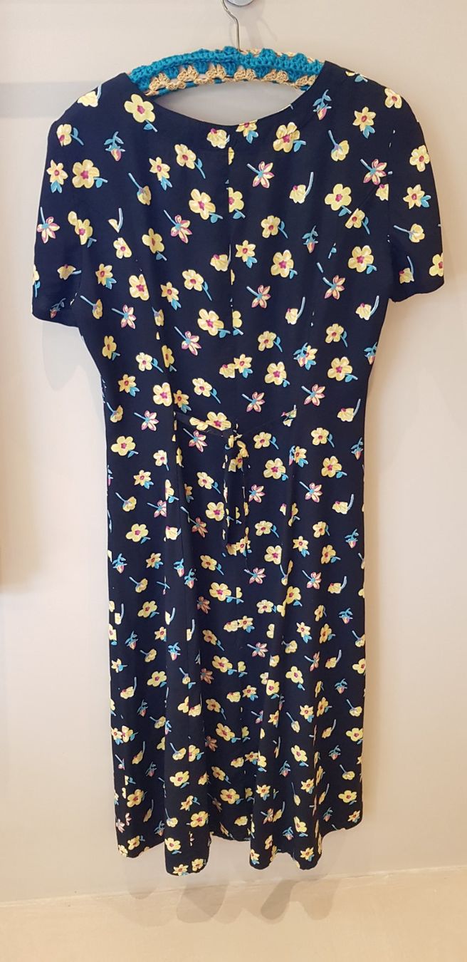 Kleider: Sommerkleid schwarz mit Blumen, Gr. 40 DeVille – Gebraucht aus Dietikon von grafad 1