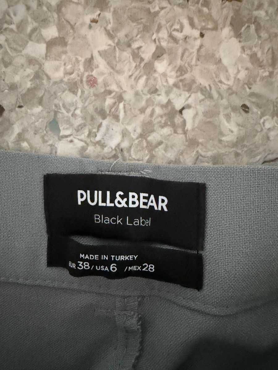 Pull&Bear Pantalons: PULL&BEAR Hose grau Grösse 38 neu – Neuf (Voir description) à Luzern par Lorena.haj 1