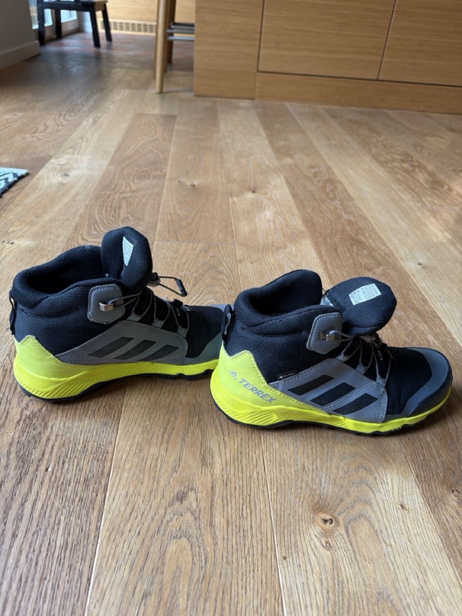 Schuhe für Jungen: Terrex Adidas Gr.37 1/3 – Gebraucht aus Zürich von terevel 2