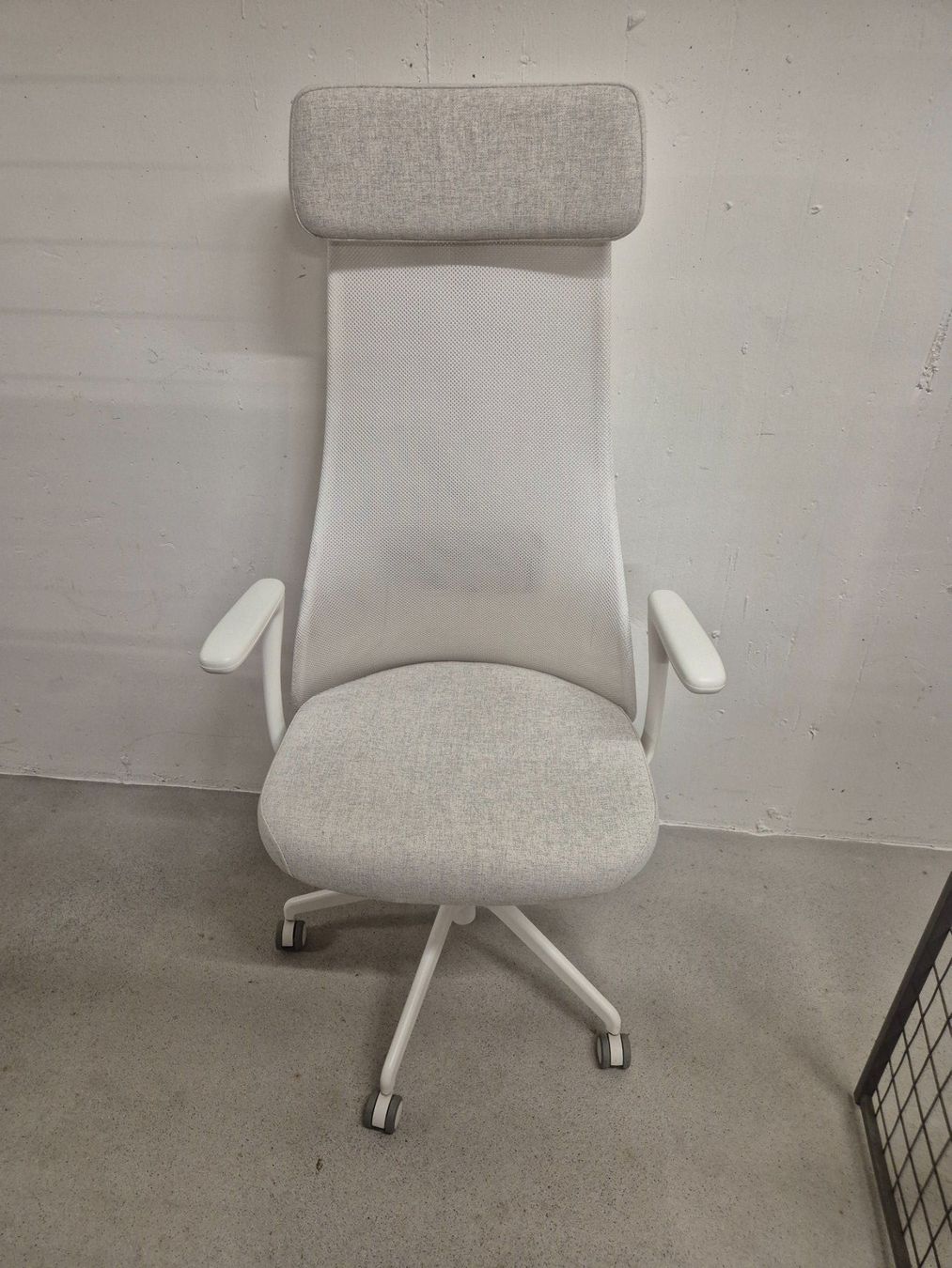 Ikea Chaises: Bürostuhl Ikea JÄRVFJÄLLET – D'occasion à Cham par MartinM01