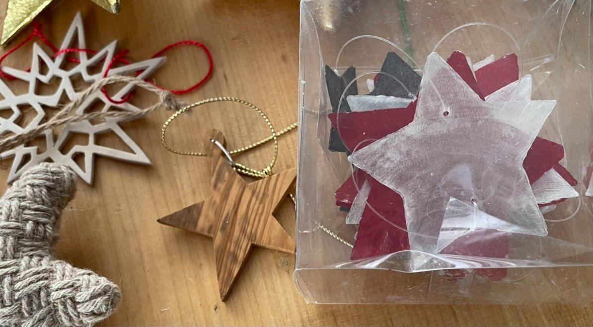 Tutte le decorazioni: Viele dekrative Weihnachtssterne für den Baum oder Geschenke – Usato da Zuerich venduto da Michel52 4