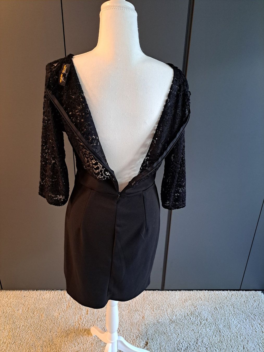 Vestiti: Spitzenkleid schwarz, Grösse L, NEU – Nuovo (secondo la descrizione) da La Neuveville venduto da Vestiaire_2011 2