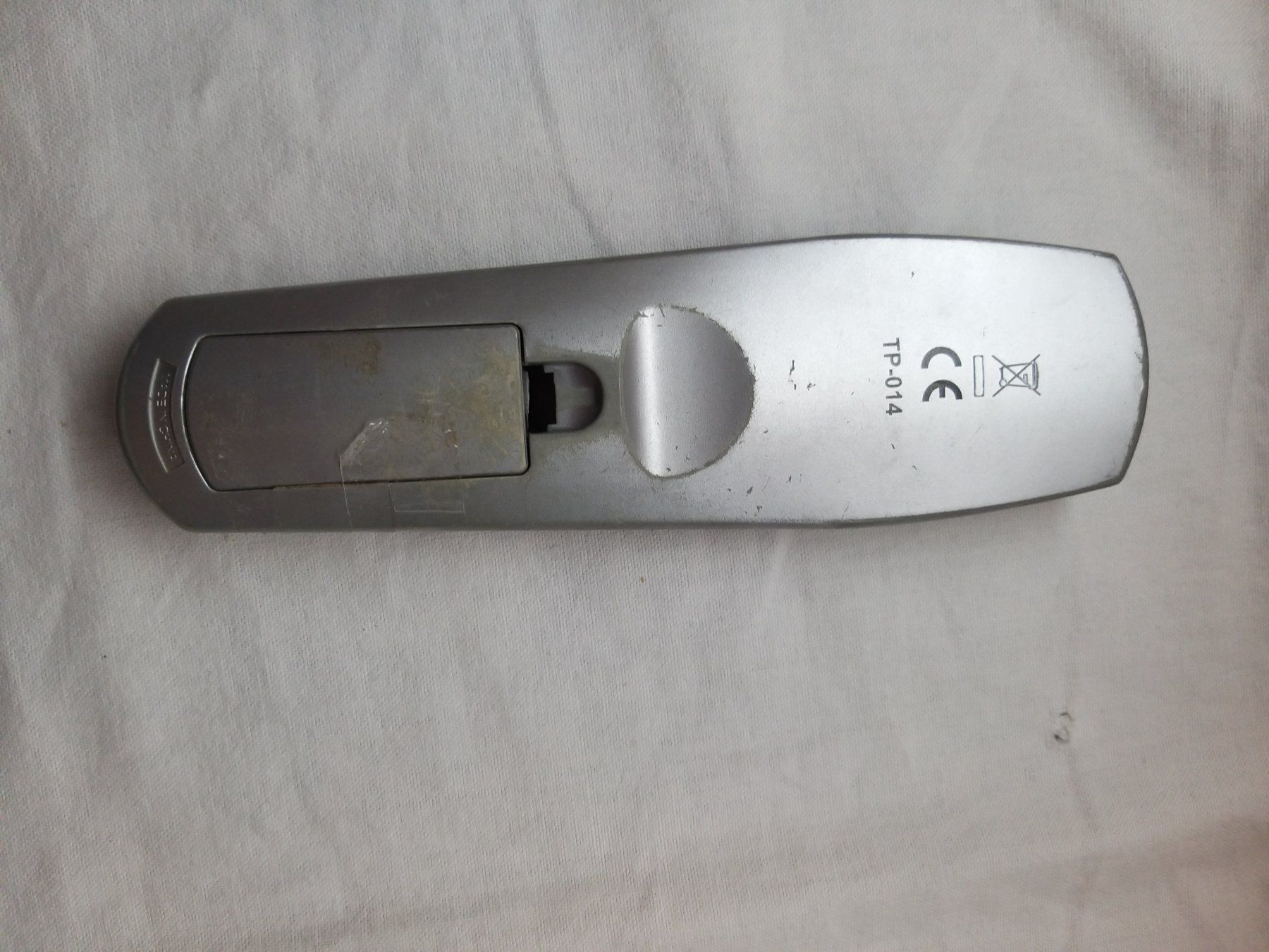 Telecomandi: Télécommande universelle TP-014, occasion – Usato da la Chaux-de-Fonds venduto da Lampe 1