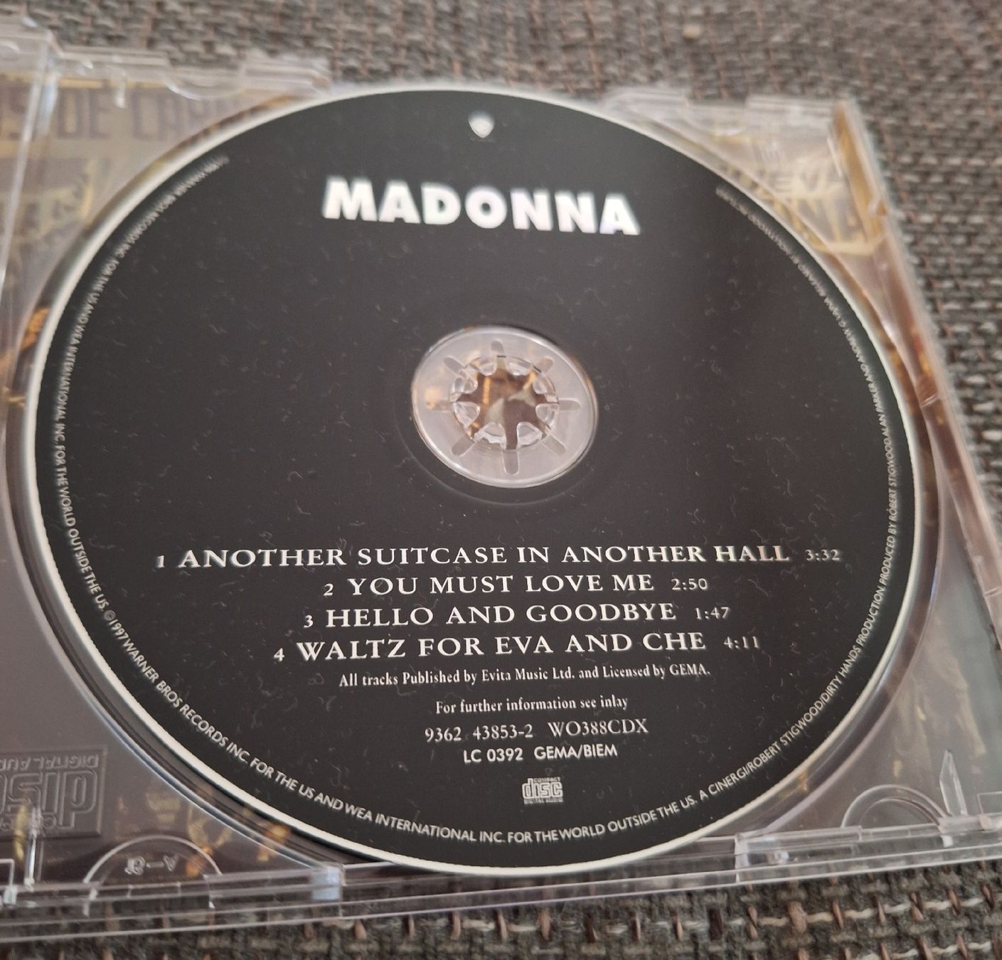 CD: Madonna Another Suitcase in another Hall - limited postcard – Nuovo (secondo la descrizione) da Luzern venduto da thomarco 2