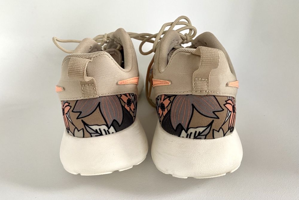 Nike on sale roshe aloha