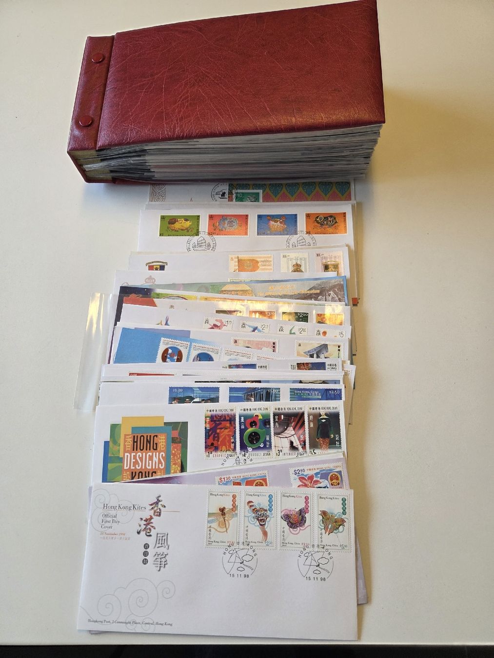 Tutti i francobolli: 133 FDC Hong Kong 1967 - 1998 – Usato da Bassersdorf venduto da Lara049