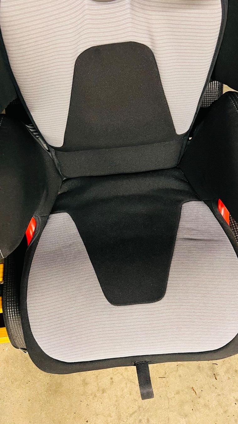 Seggiolini per auto: AUDI Kindersitz mit Isofix – Usato da Zofingen venduto da Vektor 5