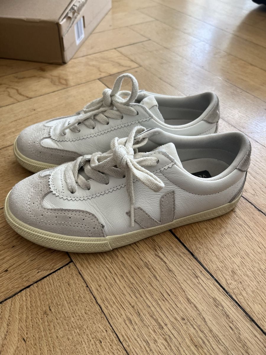 Veja Scarpe da donna: Veja Sneaker Beige/ Weiss 36 – Nuovo (secondo la descrizione) da Basel venduto da cat_25m7