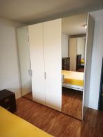 Kleiderschrank weiss 4-türig mit Spiegel 200x220x58cm