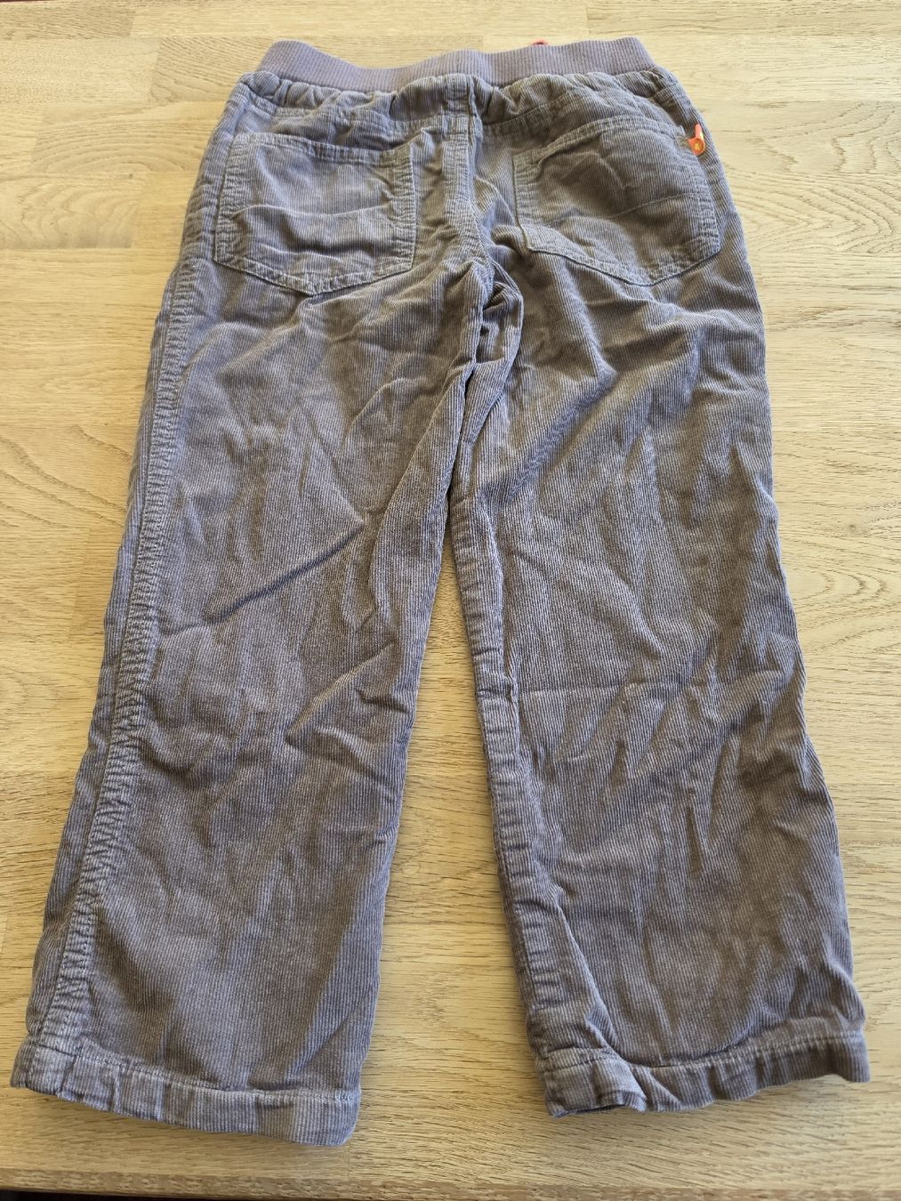 Pantaloni: Cordhose braun 104 elastischer Bund  – Usato da Bergdietikon venduto da Staphylococcus 3