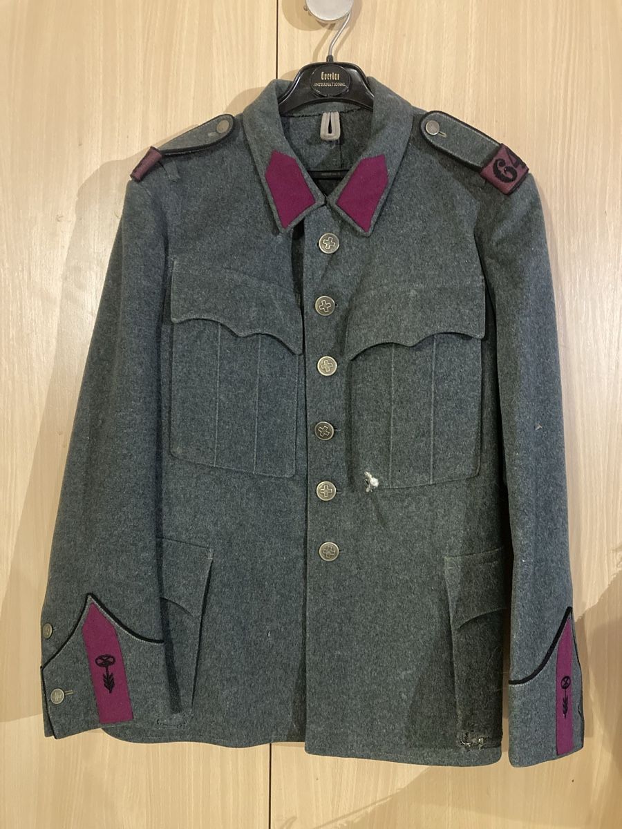 Schweizer Armee Uniformi: Uniform CH Armee 2. WK – Usato da Rafz venduto da Megalithiker