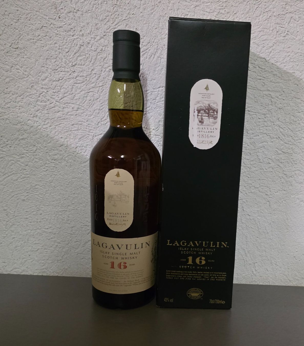 Lagavulin Bevande alcoliche: 1 FLASCHE LAGAVULIN 16YO SINGLE MALT ORGINALVERPACKT – Nuovo e nell'imballaggio originale da Schönenwerd venduto da 1952kv