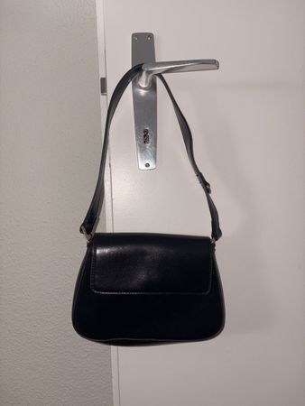 Sac bandoulière noir simili cuir bonne état
