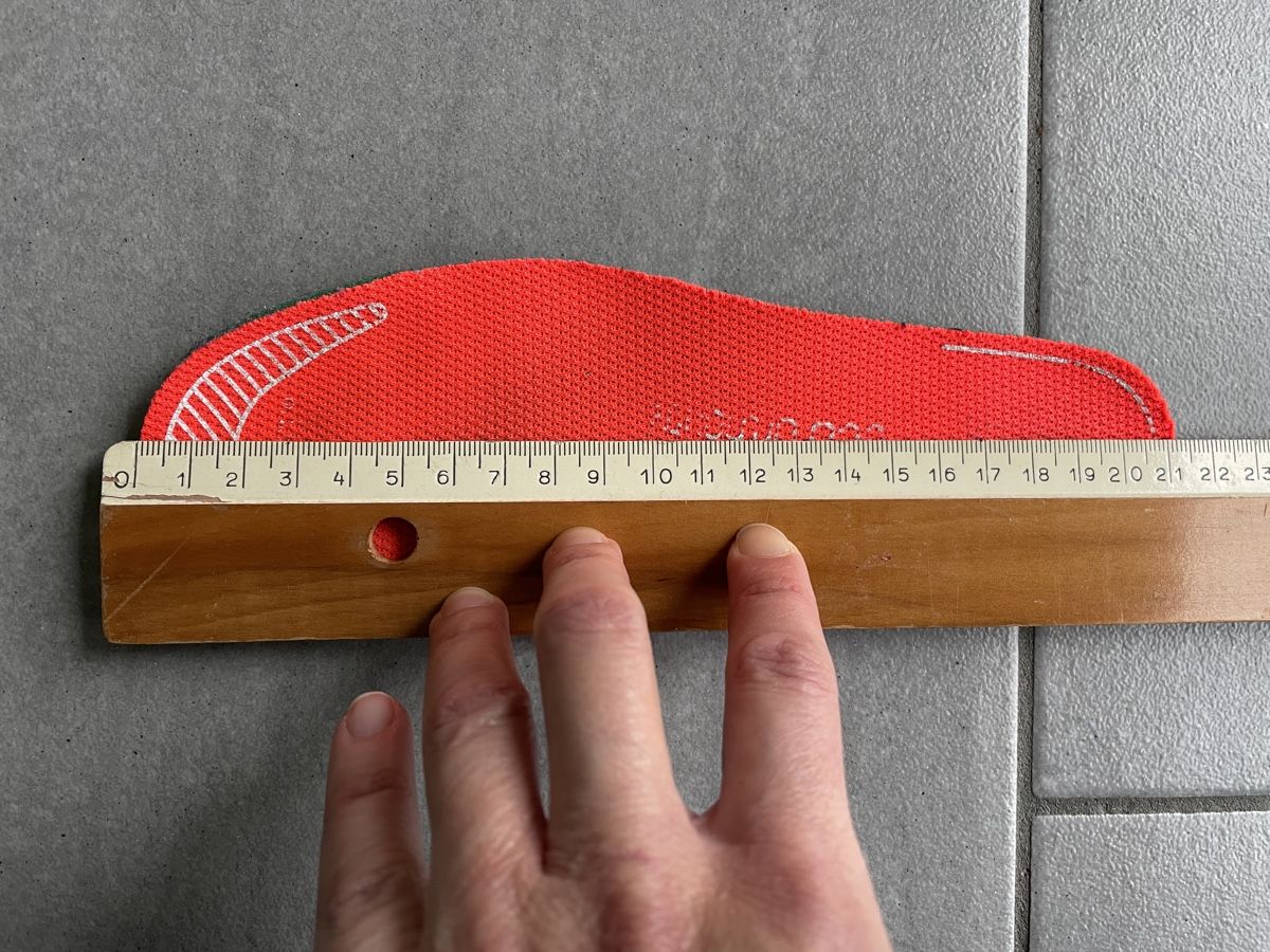 Adidas Scarpe da uomo: Adidas Hallenturnschuhe Grösse 33 – Usato da Mägenwil venduto da Bienchen8 5