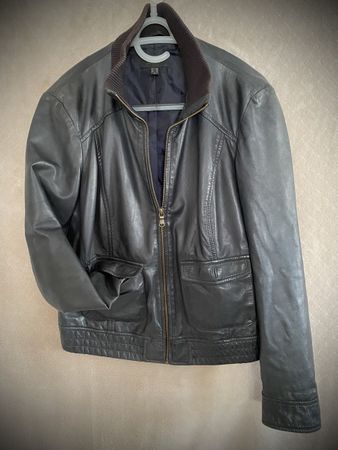 Damen Lederjacke d‘grau Grösse 42 guter Zustand