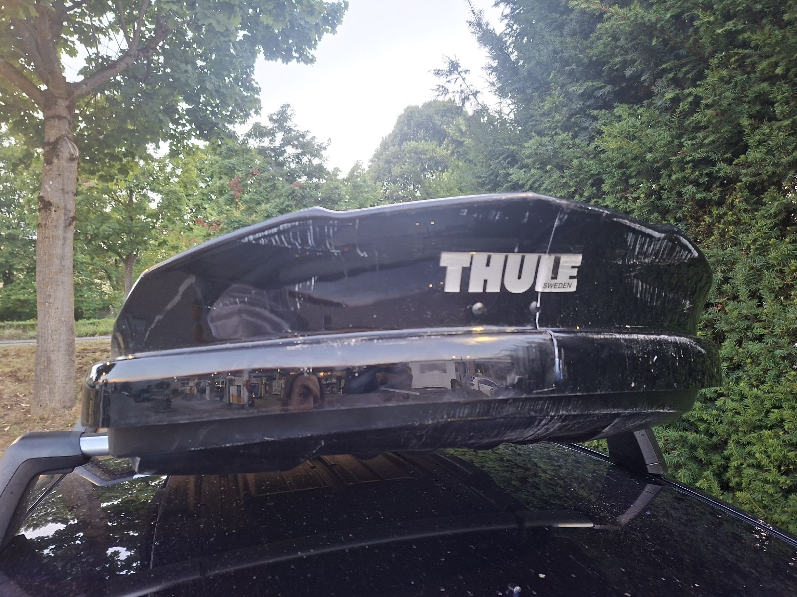 Thule Box da tetto: Dachbox Thule Dynamik M Schwarz Riss aber noch gut – Difettoso da Zürich venduto da Mountainswiss88 3