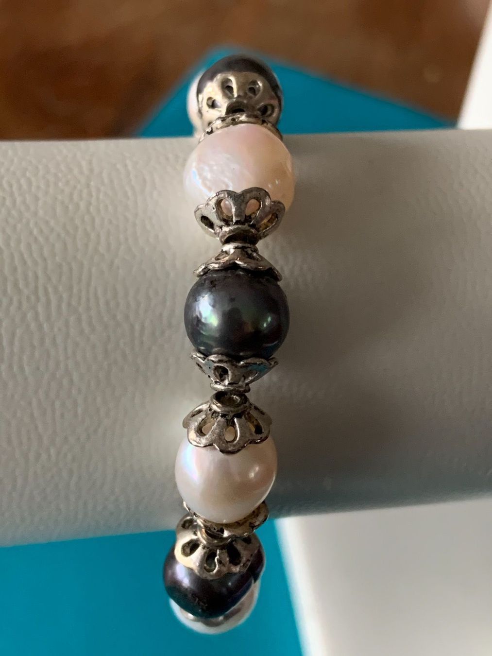Bracelets: Armband silber echte perle schwarz/weiss – D'occasion à Dittingen par Bellevista 4
